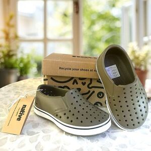 Native Miles Kids Unisex Slip On Play Water Shoes Sneaker Toddler Size 6